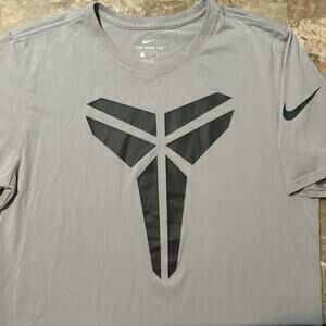 Nike Kobe Bryant Shirt Mens Medium Grey Mamba Logo Short Sleeve Dri Fit 867964